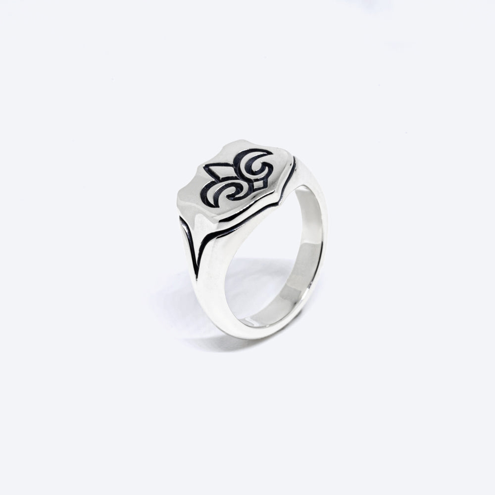 Fleur-de-lis silver ring
